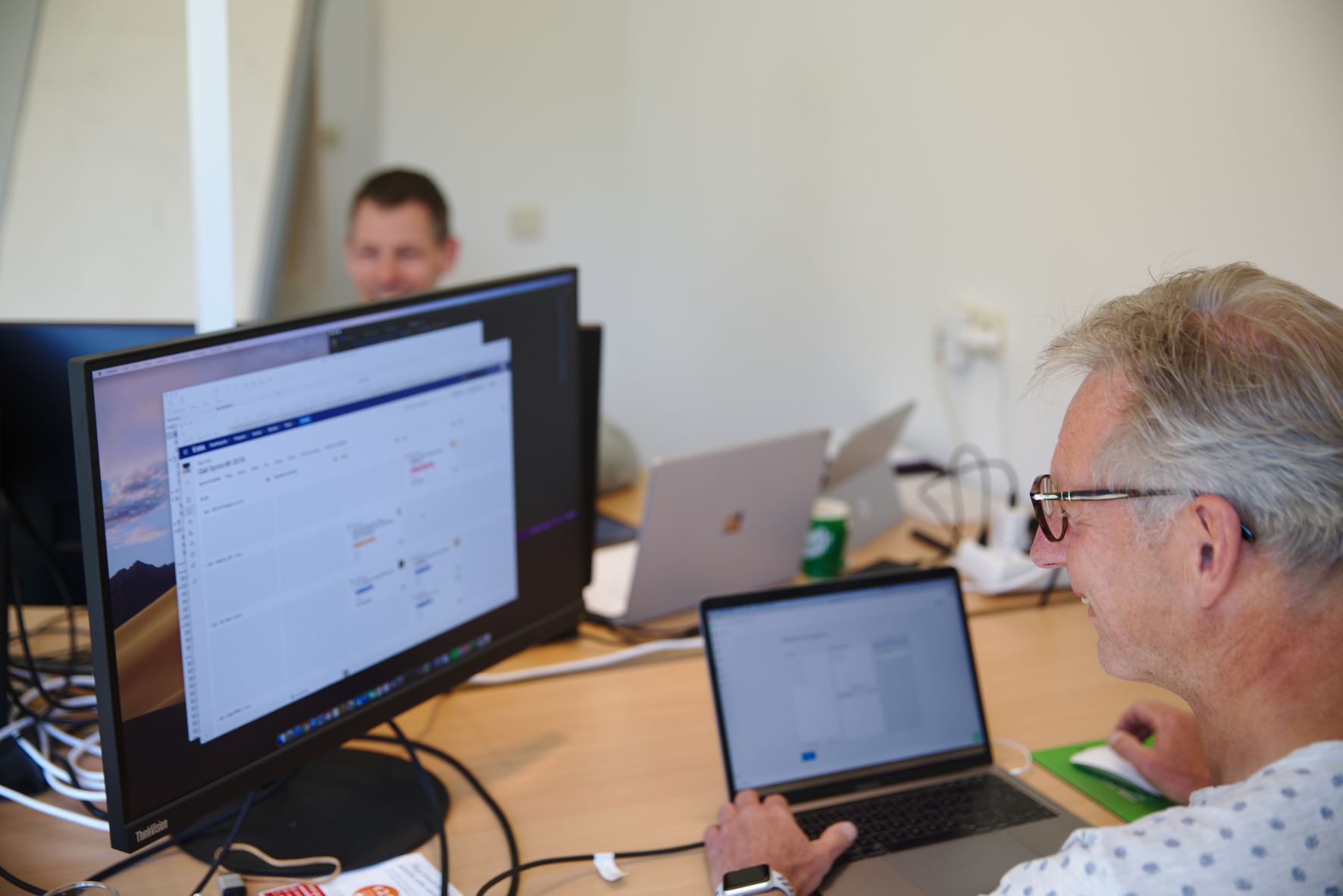 Collega's aan het werk