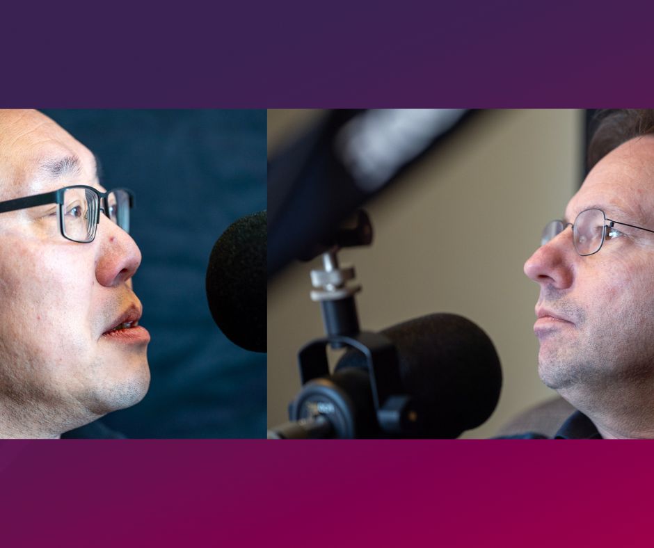 Hans en Bronco tijdens de opname van de podcast